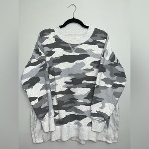 SOLD | Aerie Women’s large sweatshirt white/snow camo pattern